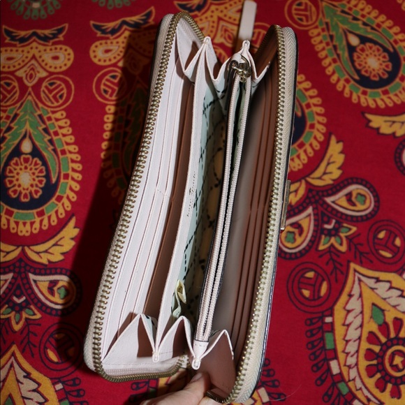 Kate Spade Wallet - Picture 5 of 5
